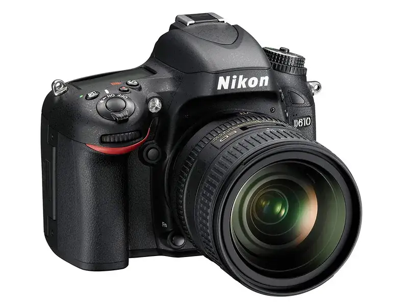Nikon D610 z obiektywem pełnoklatkowym