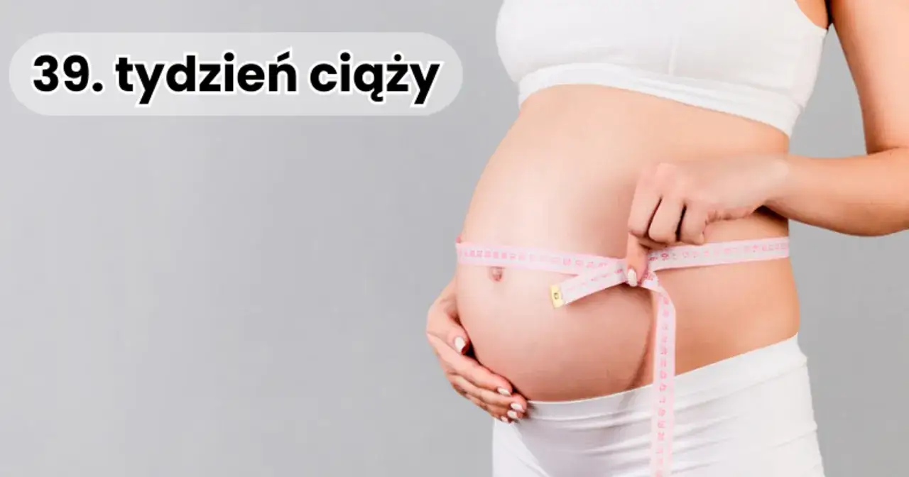 Kobieta w ciąży mierząca skurcze, zegarek, poród