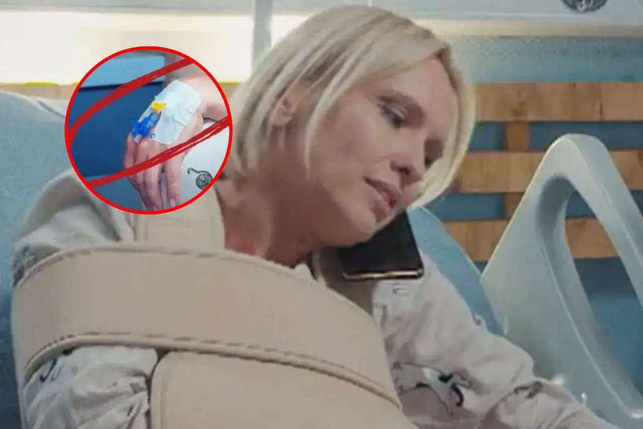 Kobieta w szpitalnym ł&oacute;żku, z wenflonem w ręce, dzwoni z telefonu. Jej urlop na żądanie przybrał nieoczekiwany obr&oacute;t.