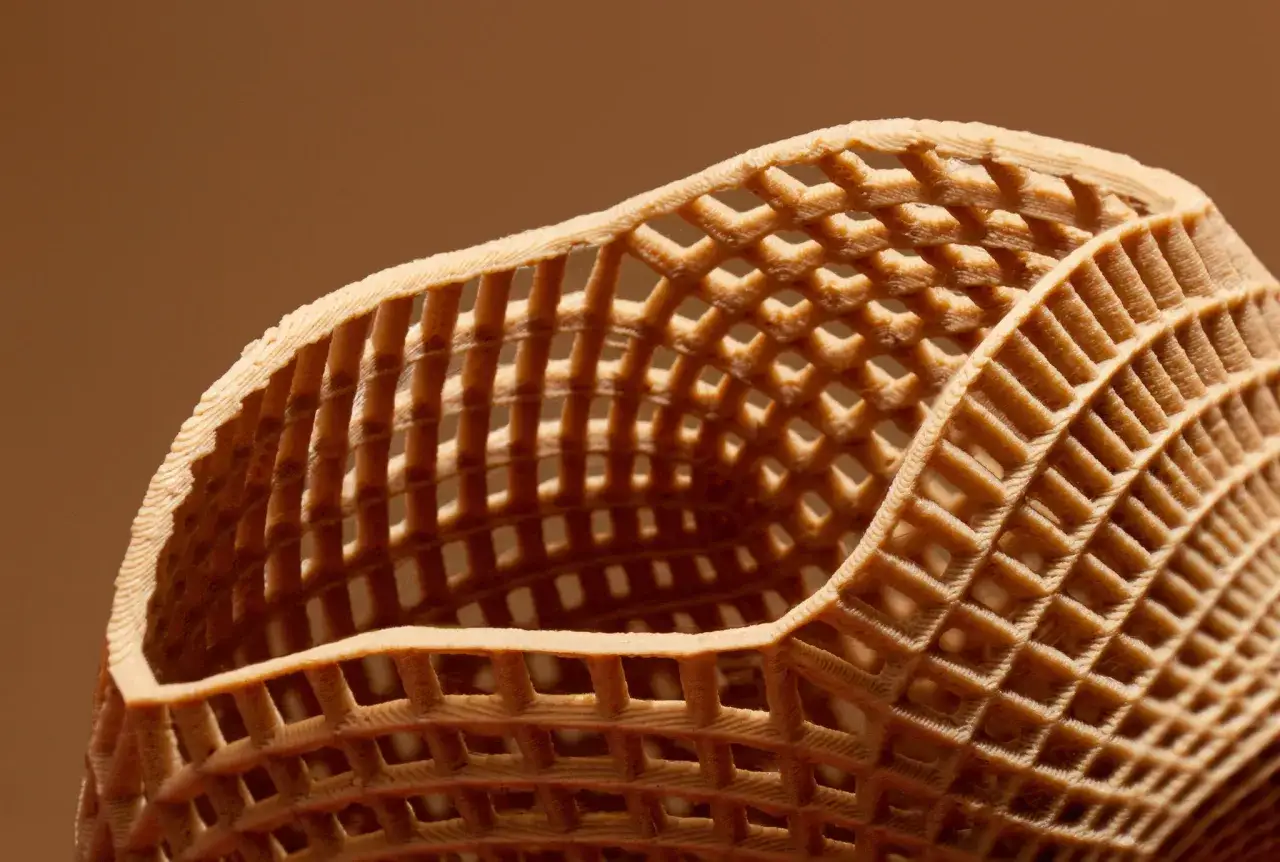 Estructura de celos&iacute;a impresa en 3D, con una textura que evoca la naturaleza. Una clara impresi&oacute;n ecol&oacute;gica.