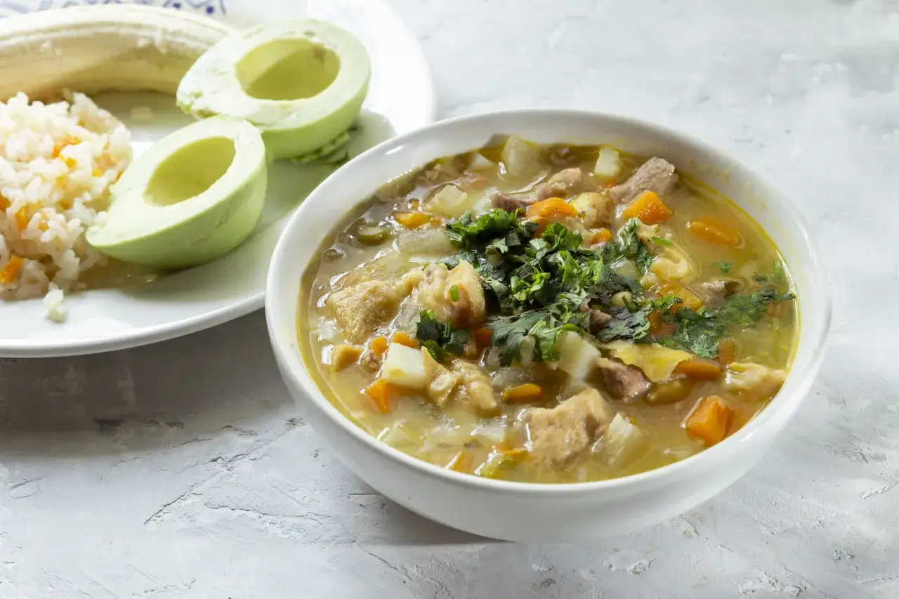 Variaciones regionales sopa de mondongo Colombia