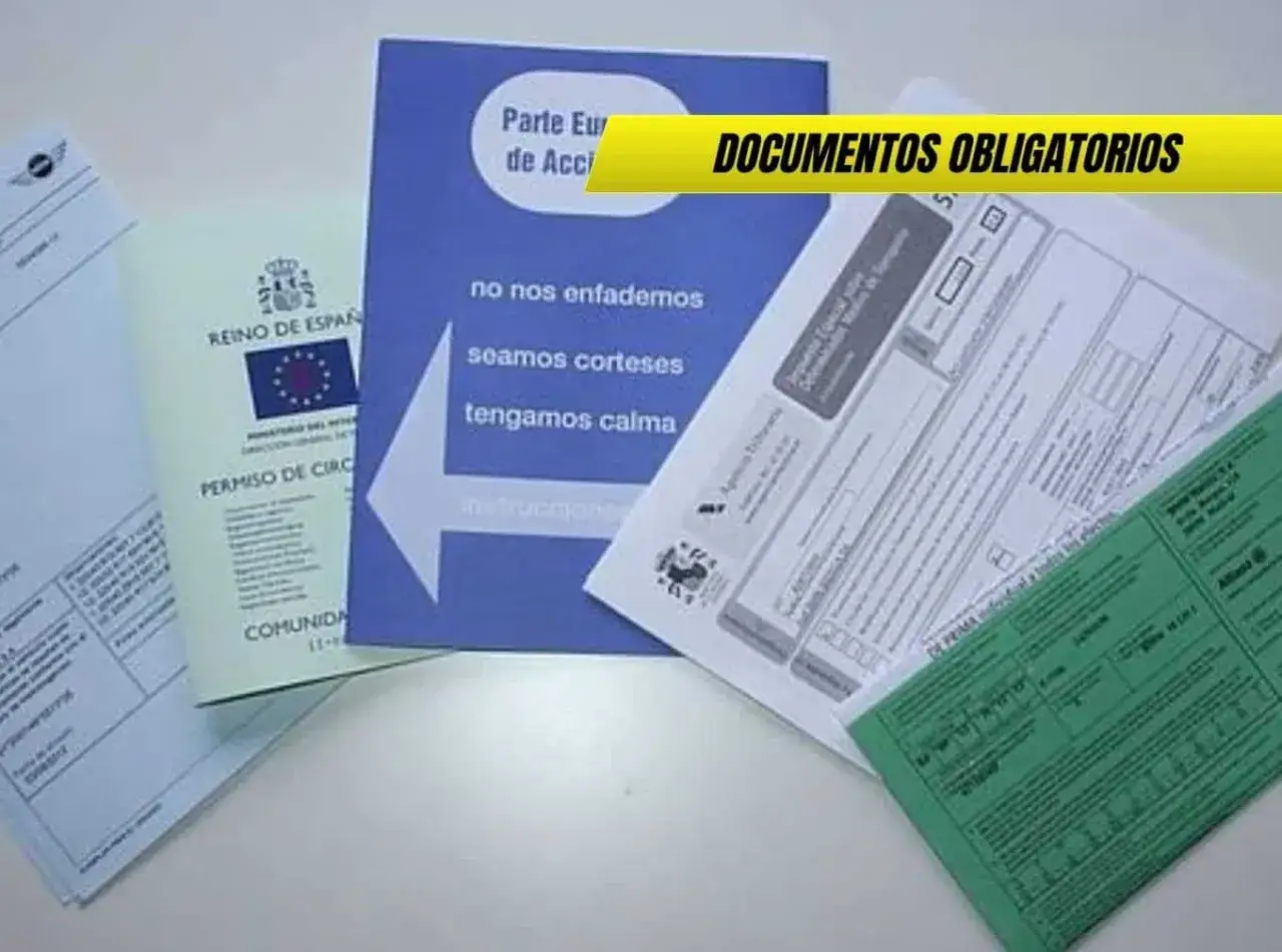 Documentos obligatorios para circular con un turismo: permiso de circulaci&oacute;n, ficha t&eacute;cnica y seguro.