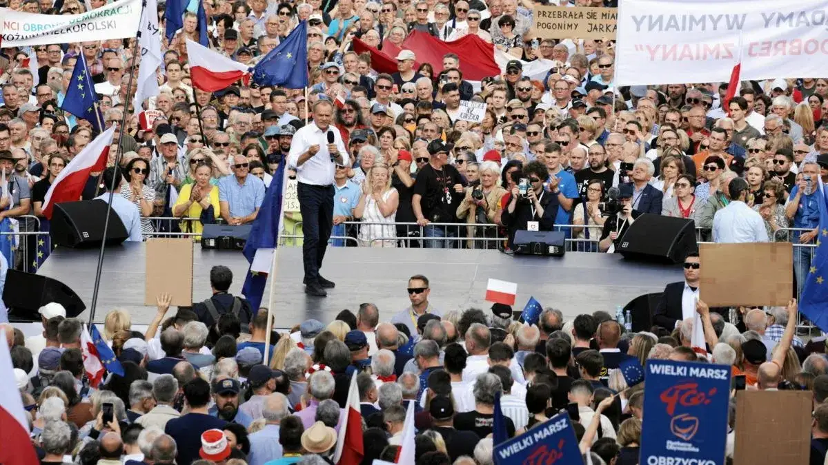 Donald Tusk przemawia na wiecu w Poznaniu