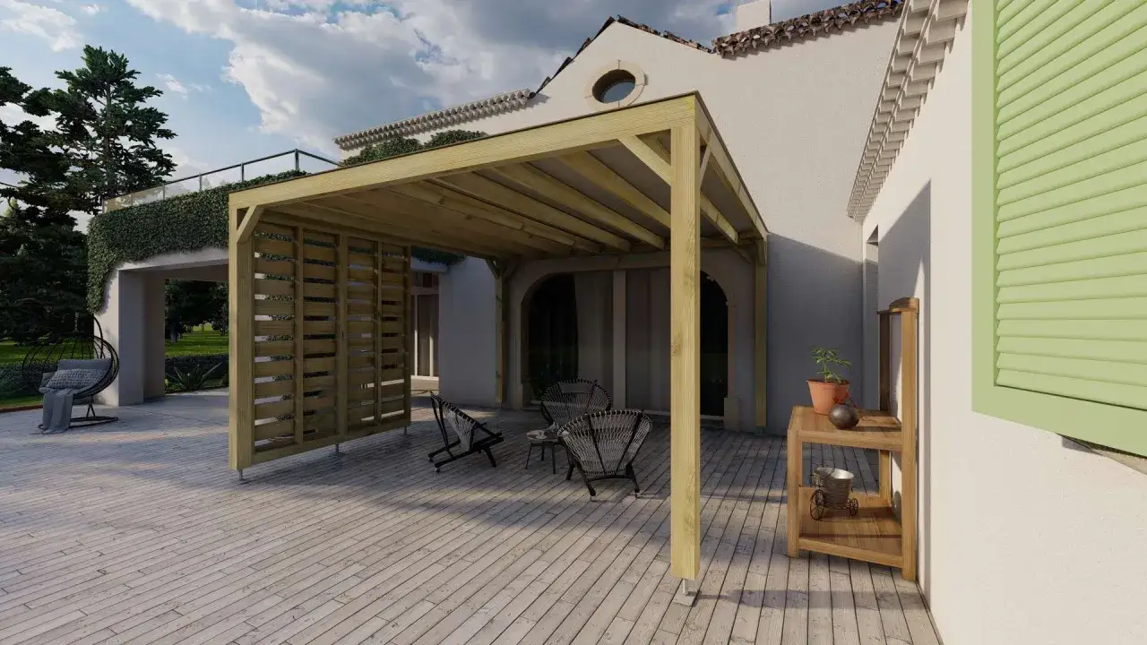 Une **pose pergola** en bois sur une terrasse en bois, avec des fauteuils et une table. Un mur v&eacute;g&eacute;talis&eacute; et une fen&ecirc;tre verte compl&egrave;tent la sc&egrave;ne.