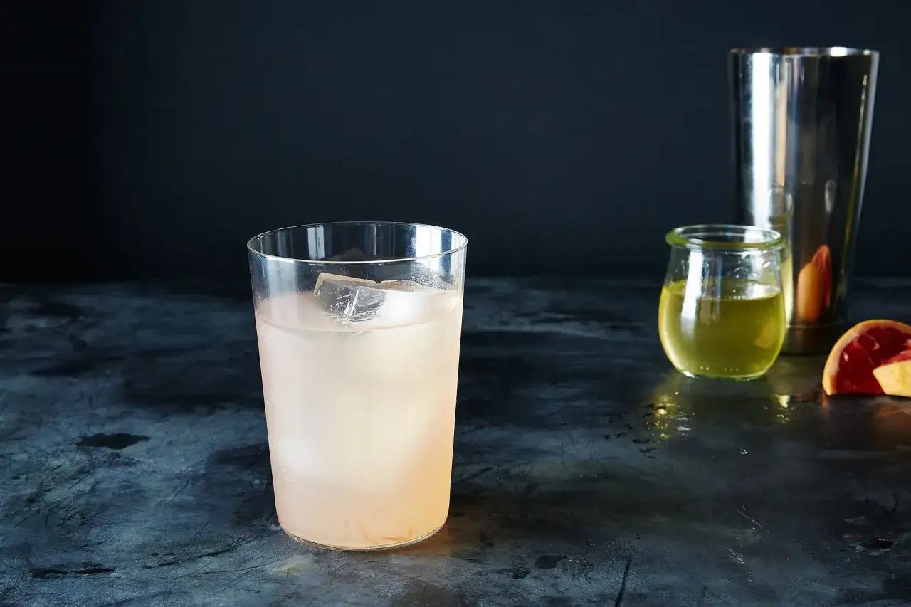 Varianti cocktail Paloma spicy smoky herbal