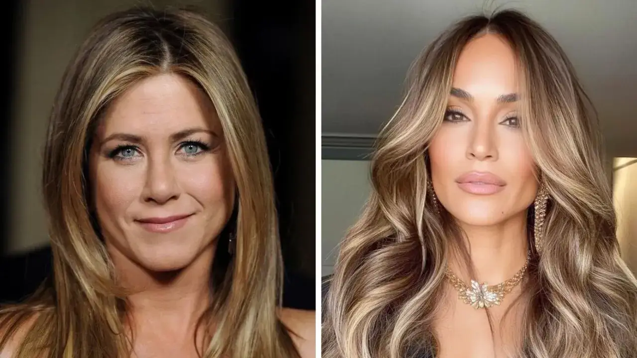 Dos mujeres con cabello rubio con mechas contouring. La de la izquierda tiene ojos azules y una sonrisa sutil. La de la derecha luce un collar llamativo.