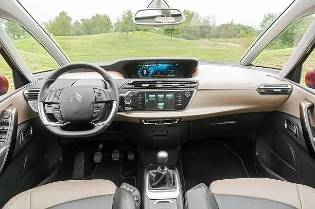 Citroën C4 Grand Picasso I wnętrze kokpit