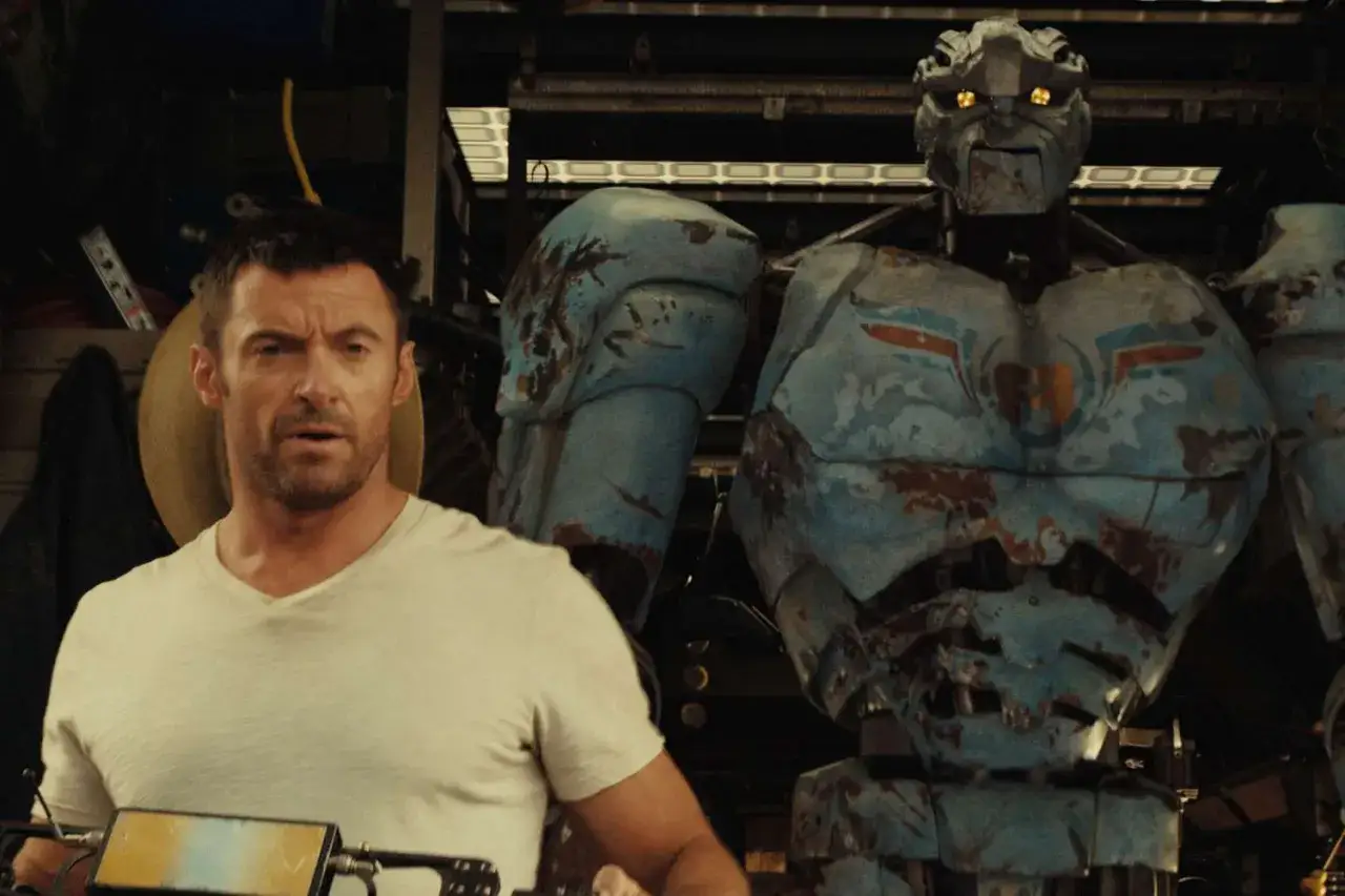 Hugh Jackman obok swojego robota Atom w filmie