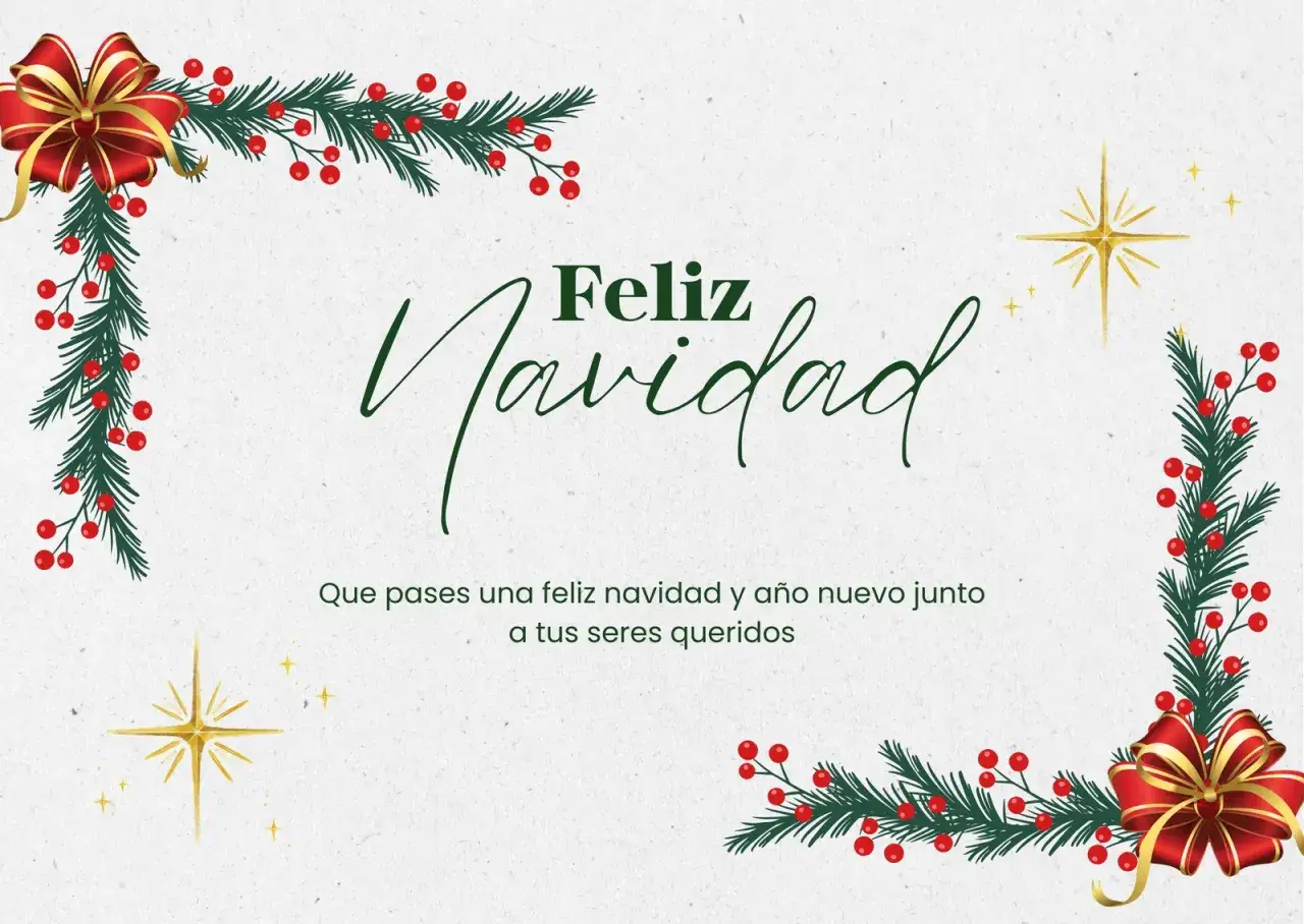 Ideas para postales navideñas: Feliz Navidad con ramas de pino, bayas rojas y lazos dorados. ¡Un diseño festivo!