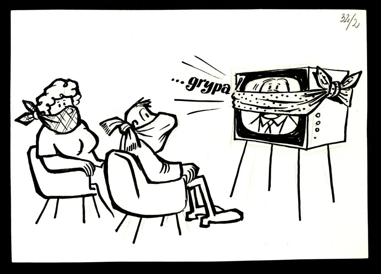 Para ogląda TV, oboje z zawiązanymi ustami. Telewizor też ma zawiązane usta, a z niego wydobywa się napis