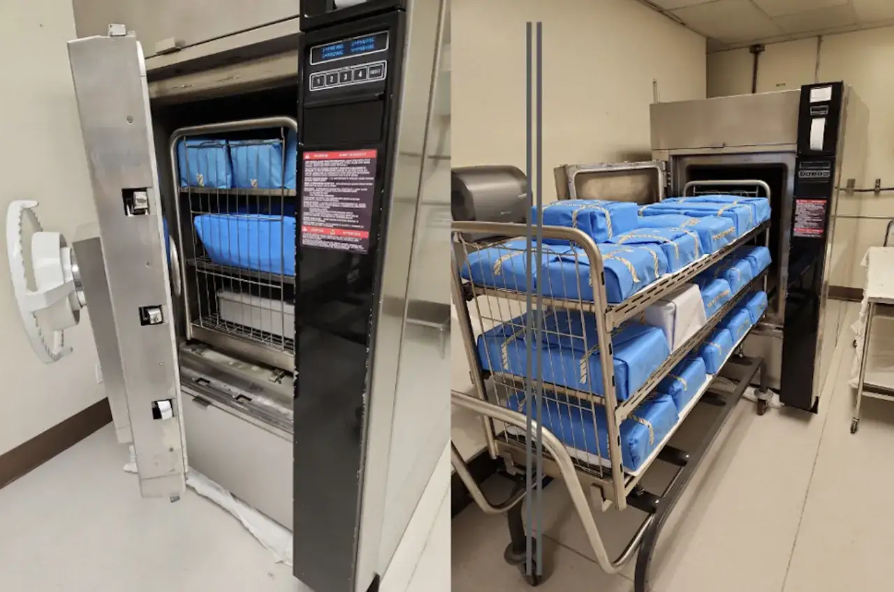 Autoclave prêt à stériliser du matériel médical emballé. Voici comment stériliser une aiguille en toute sécurité.