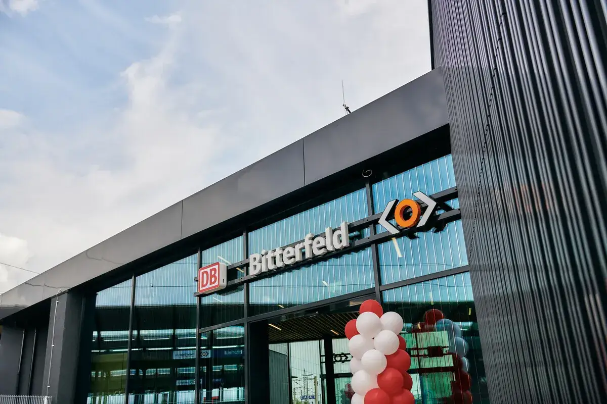 Der Bahnhof Bitterfeld, der stolz den Titel