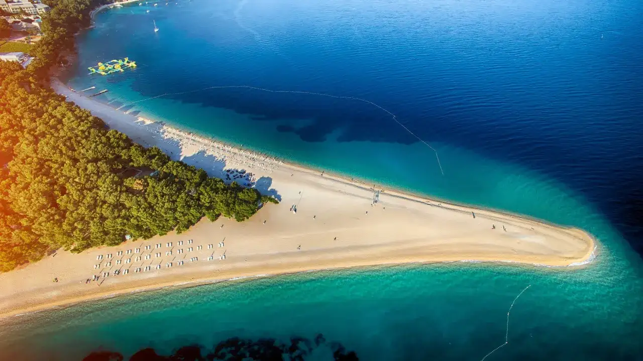 Plaża Zlatni Rat Bol Chorwacja