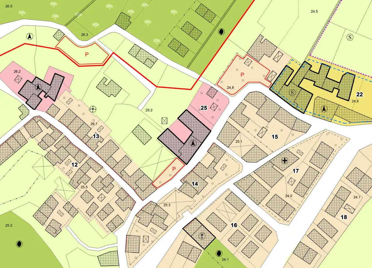 Mapa ewidencyjna z oznaczeniami działek i budynków. Jak sprawdzić stan prawny działki? Analiza mapy to pierwszy krok.