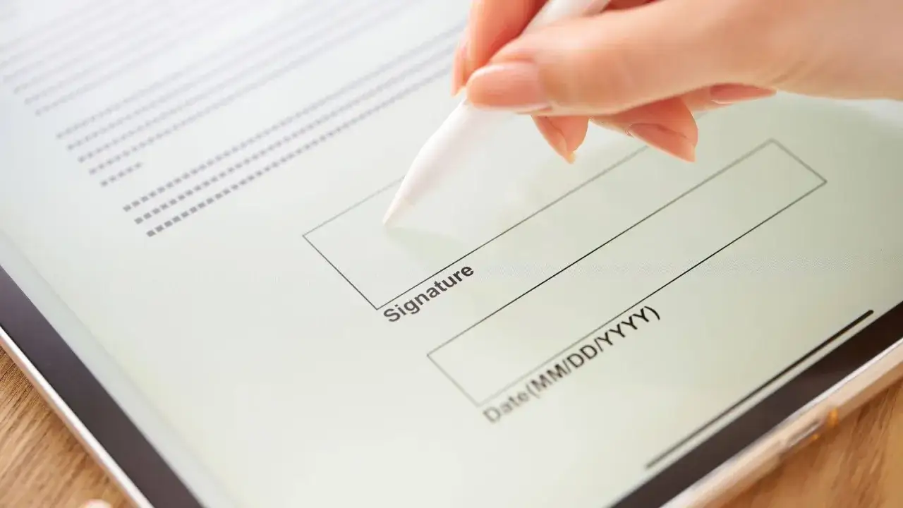 Firma electrónica en un contrato de vivienda de alquiler.