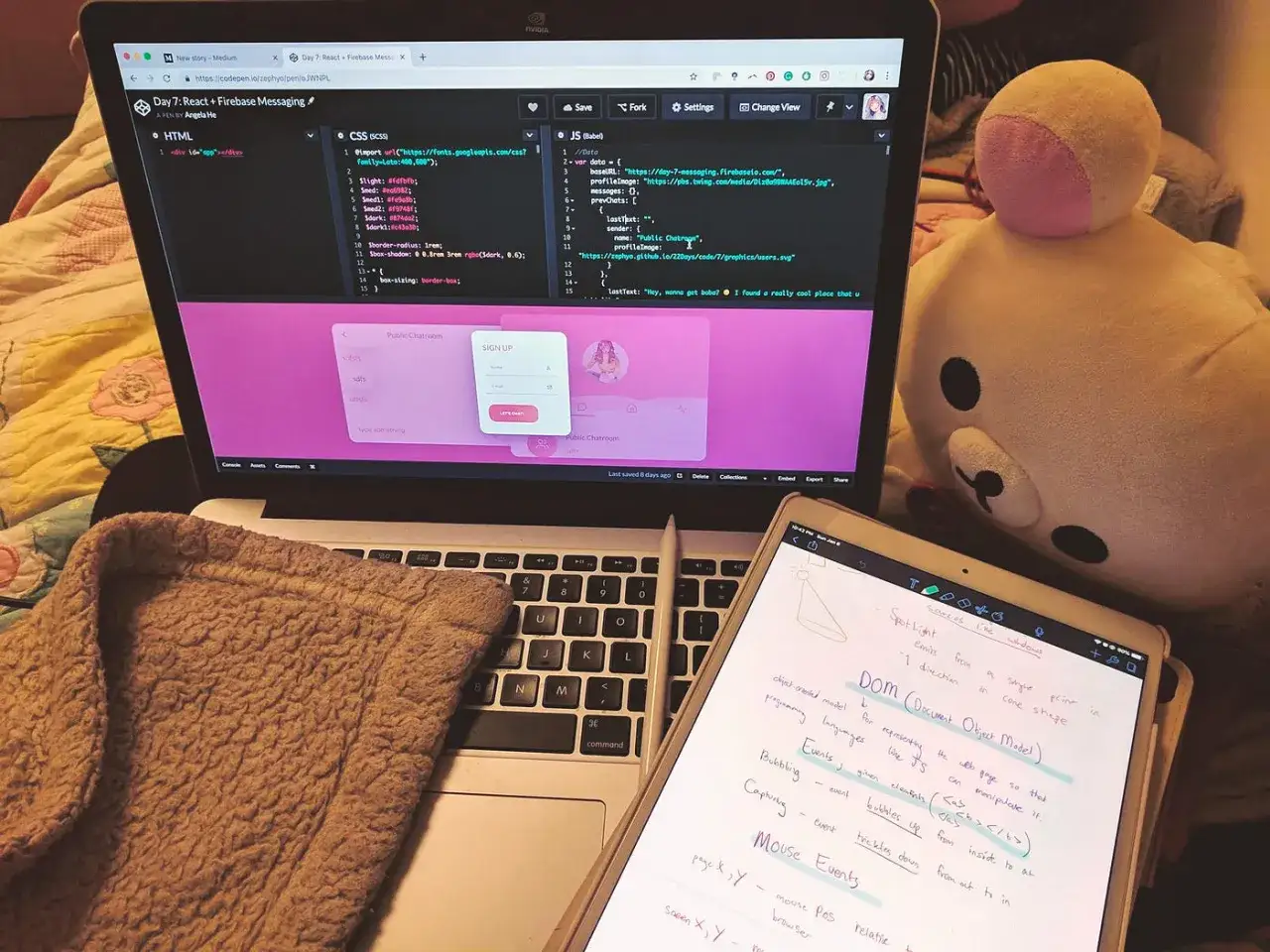 Nauka kodowania na laptopie i tablecie, z notatkami o DOM i zdarzeniach. To świetny sposób, jak zostać programistą.