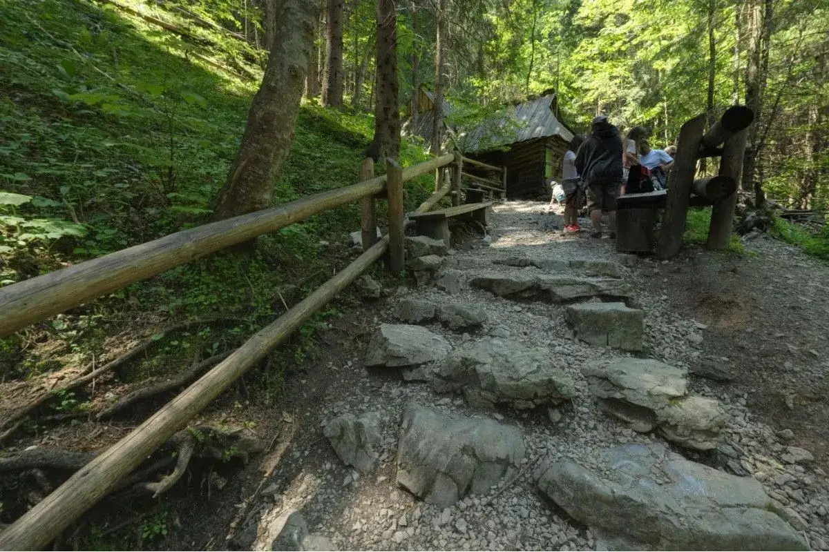 Jaskinia Mroźna wejście Tatry