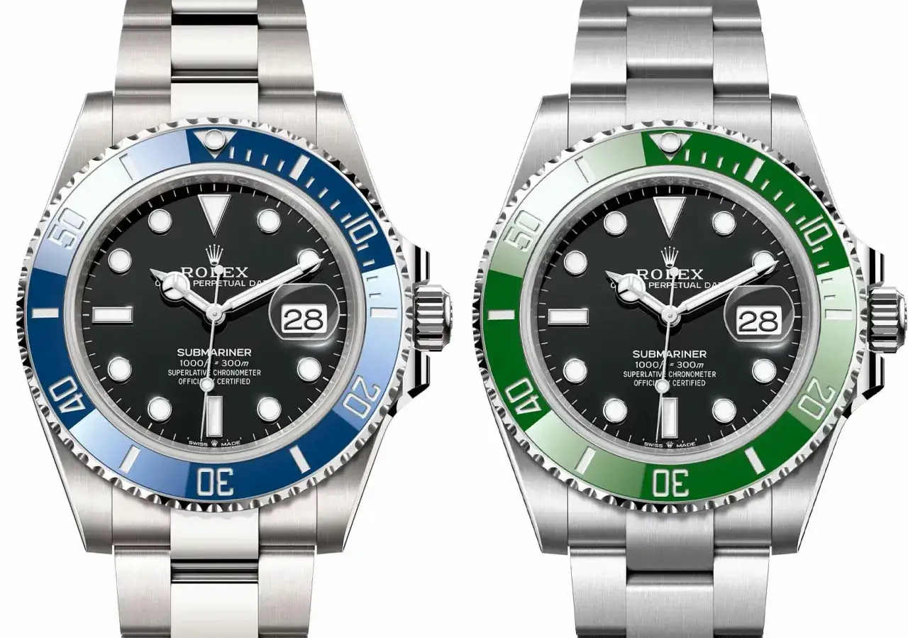 Dos relojes Rolex Submariner, uno con bisel azul y otro verde. ¿Cómo saber si es oro blanco o acero? El acero es más común.