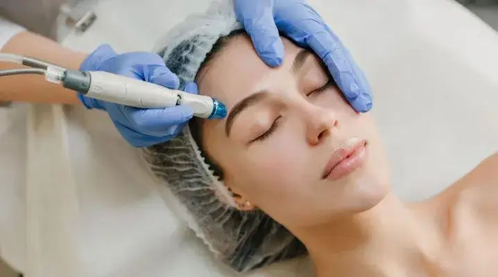 Aqua Facial Behandlung im Kosmetikstudio