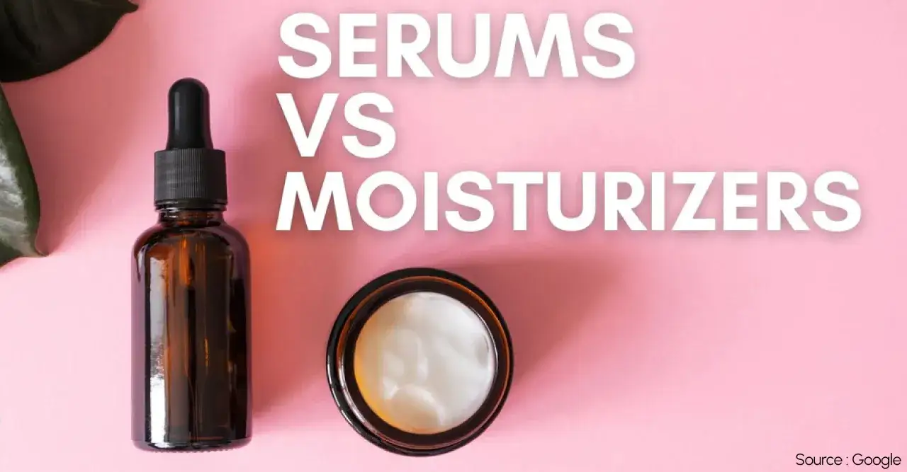 Un frasco de sérum y un tarro de crema hidratante sobre fondo rosa. ¿El sérum puede sustituir a la crema hidratante?