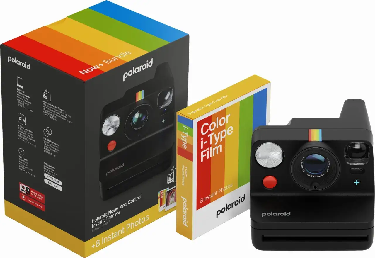 Polaroid Now+ Bundle z aparatem i filmem Color i-Type. To jest właśnie polaroid, który pozwala na natychmiastowe zdjęcia.