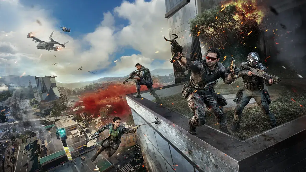 Żołnierze w akcji w Call of Duty Warzone, skaczą z dachu, strzelają, a w tle widać samoloty i eksplozje.