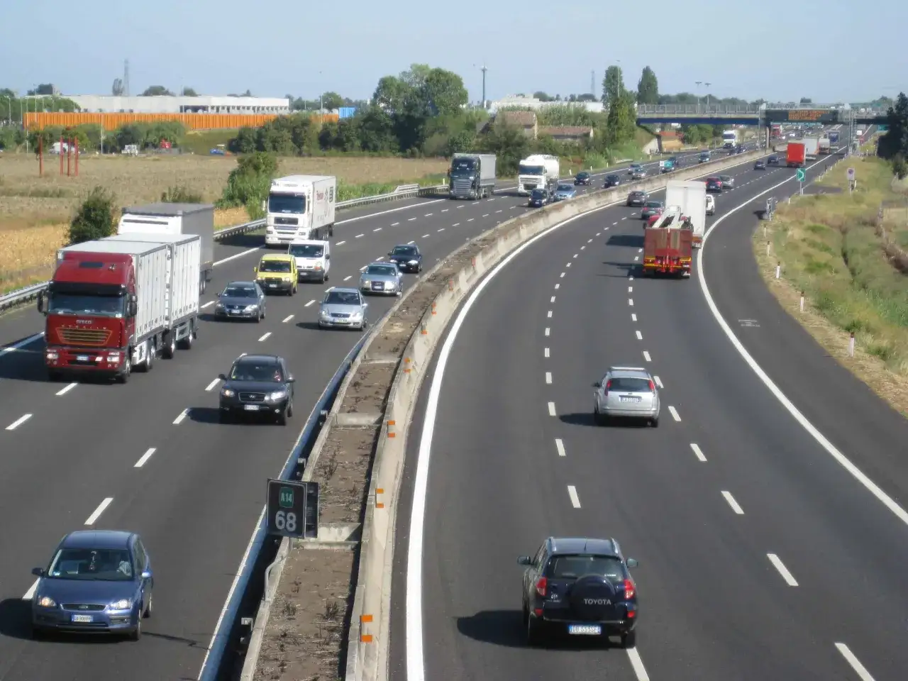 awaria samochodu na autostradzie trójkąt kamizelka