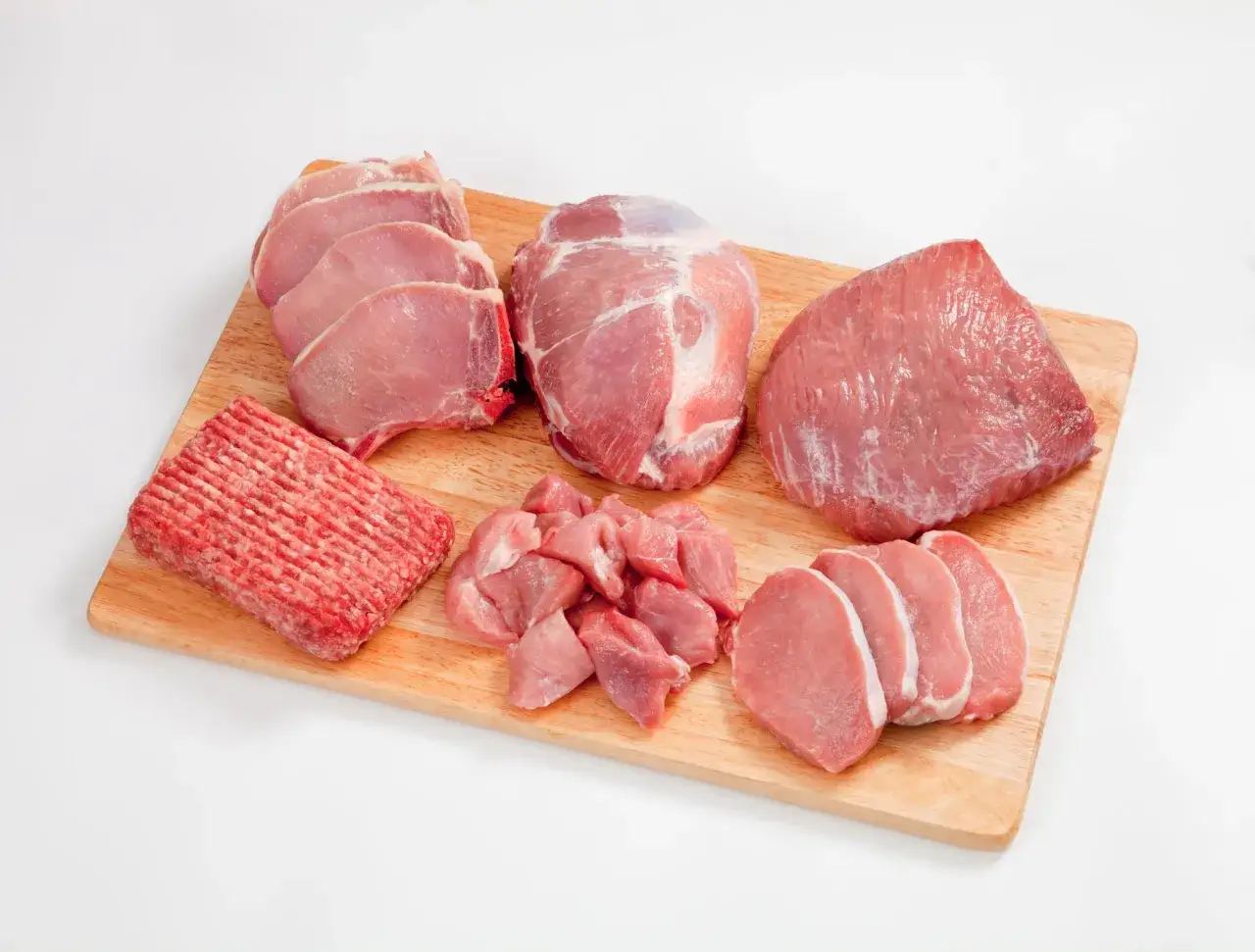 Variedad de carne magra ejemplos: chuletas, carne picada, trozos para guisar y filetes.