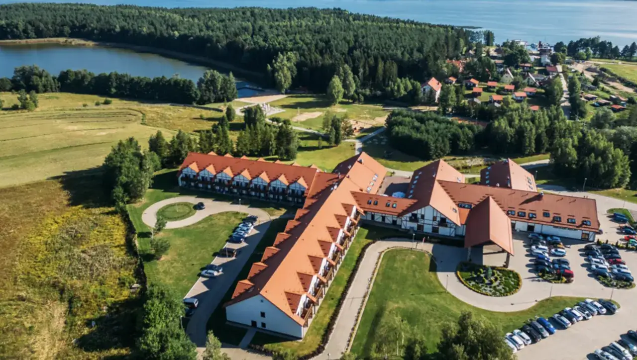 Zdjęcie Hotele nad jeziorem Mazowieckie – idealne miejsca na relaks i przygodę