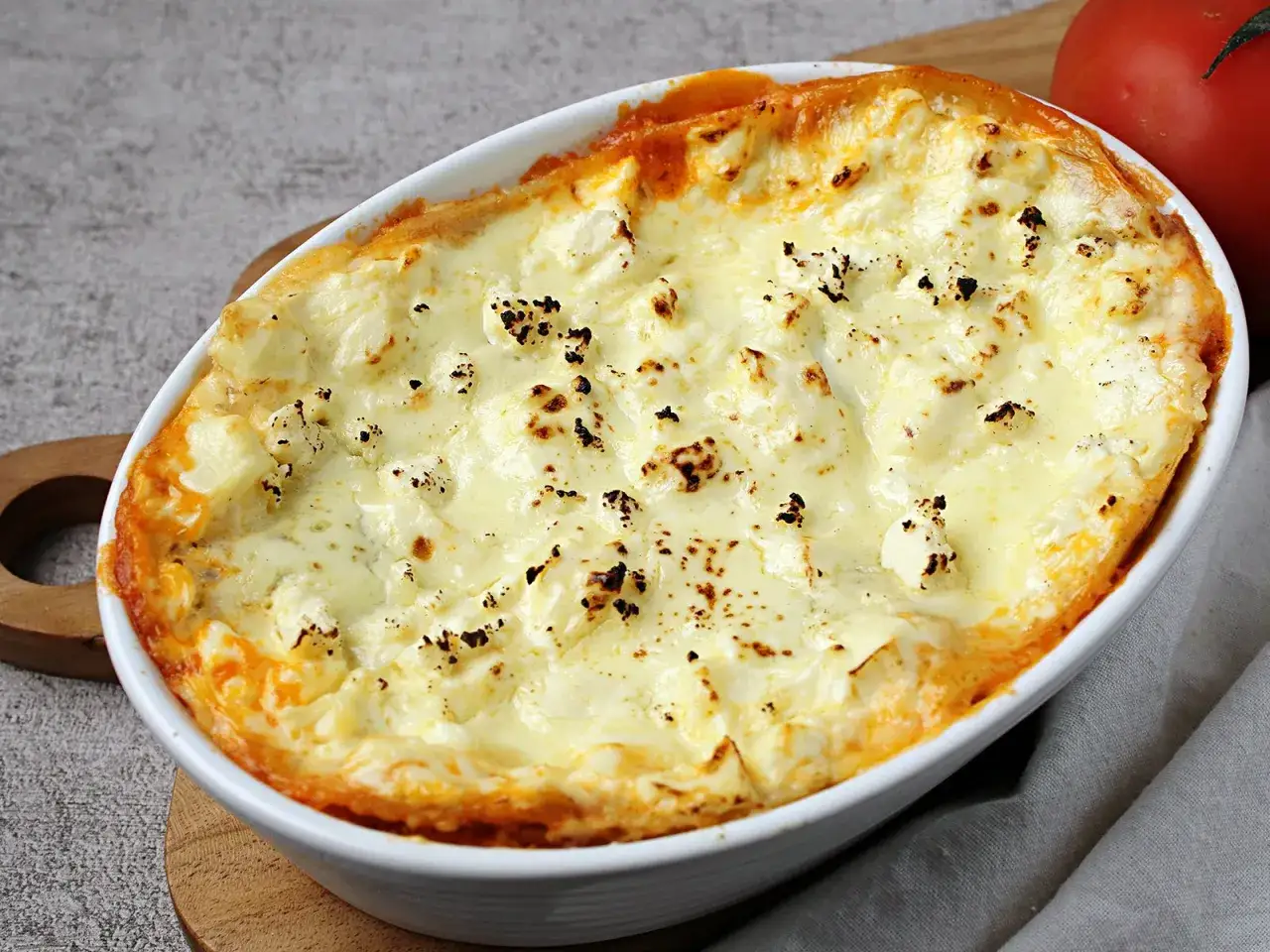 Lasagne mit cremigem K&auml;se &uuml;berbacken, eine k&ouml;stliche Alternative zu Creme Fraiche Lasagne.