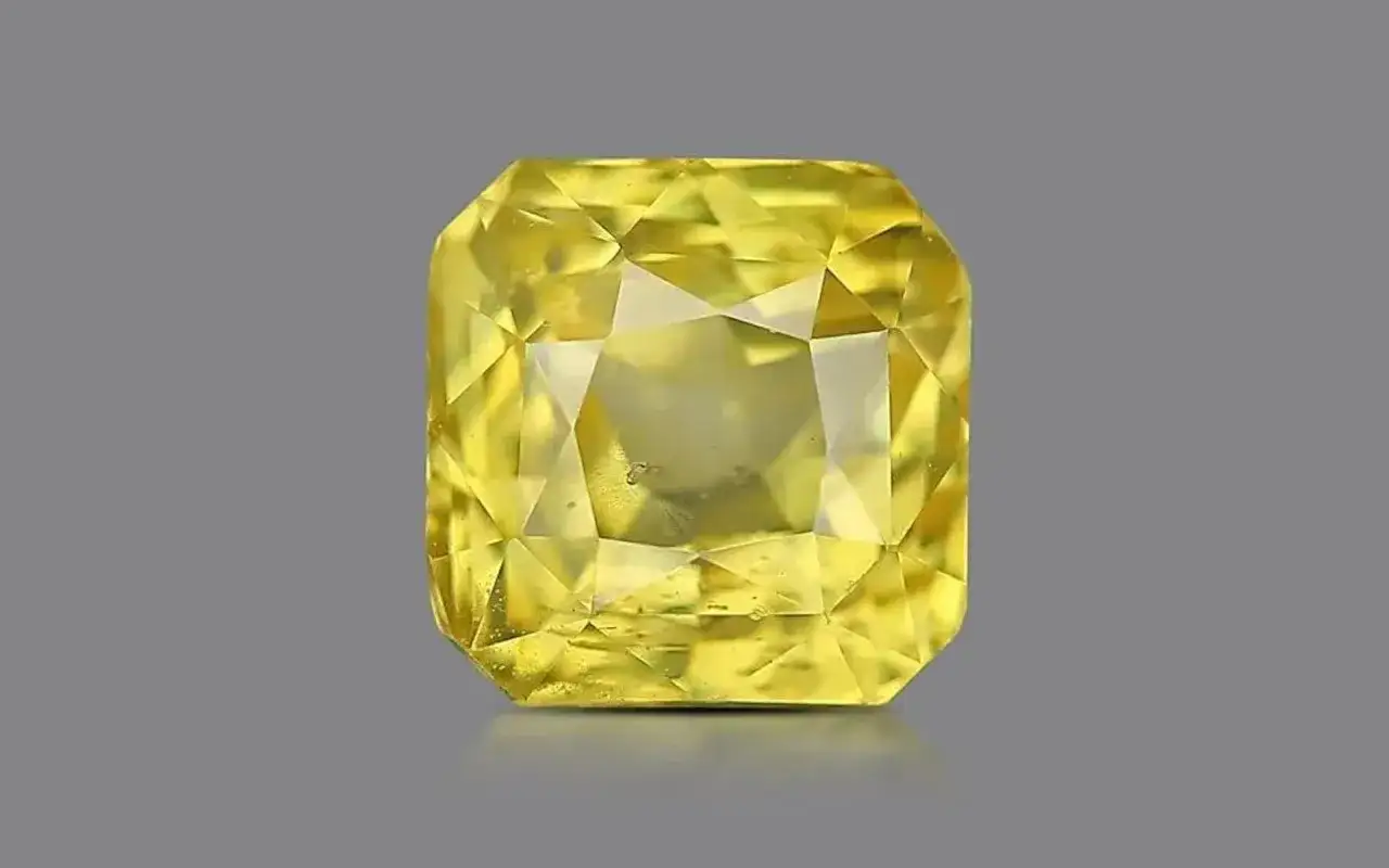 Zaffiro giallo brillante, simbolo di gioia e prosperità. Il suo significato è legato alla saggezza e all'abbondanza.