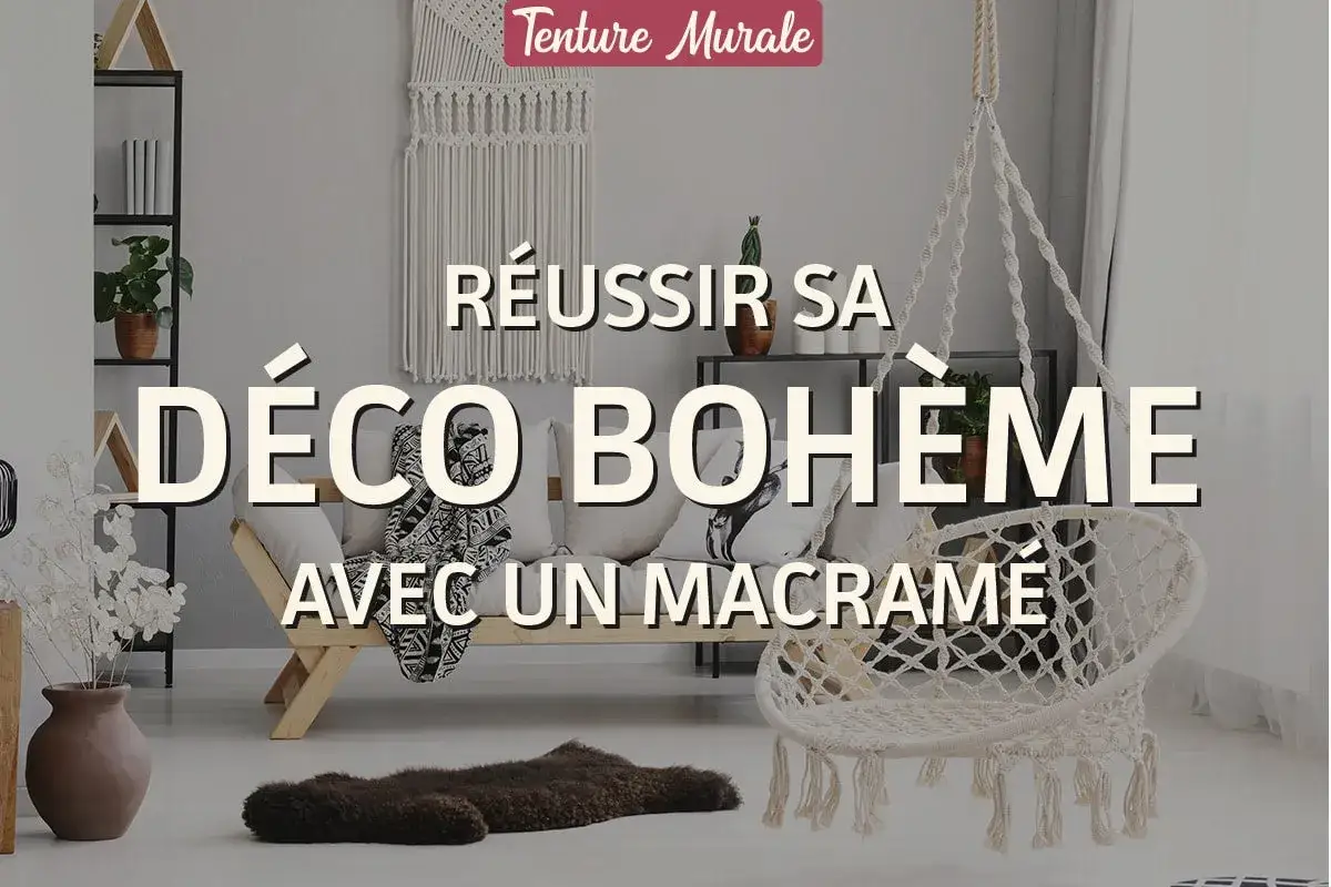 Idée déco macramé : réussissez votre déco bohème avec un fauteuil suspendu et une tenture murale.
