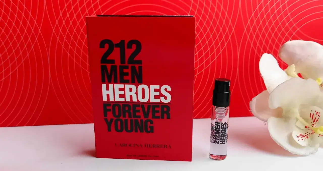 Zestaw Carolina Herrera 212 Heroes Forever Young: czerwone pudełko z napisem