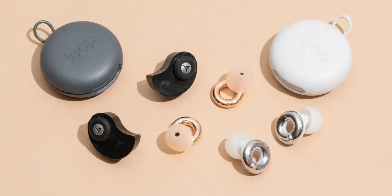 Protège-oreilles et embouts de différentes couleurs. Idéal pour éviter l'acouphène après une boîte de nuit.