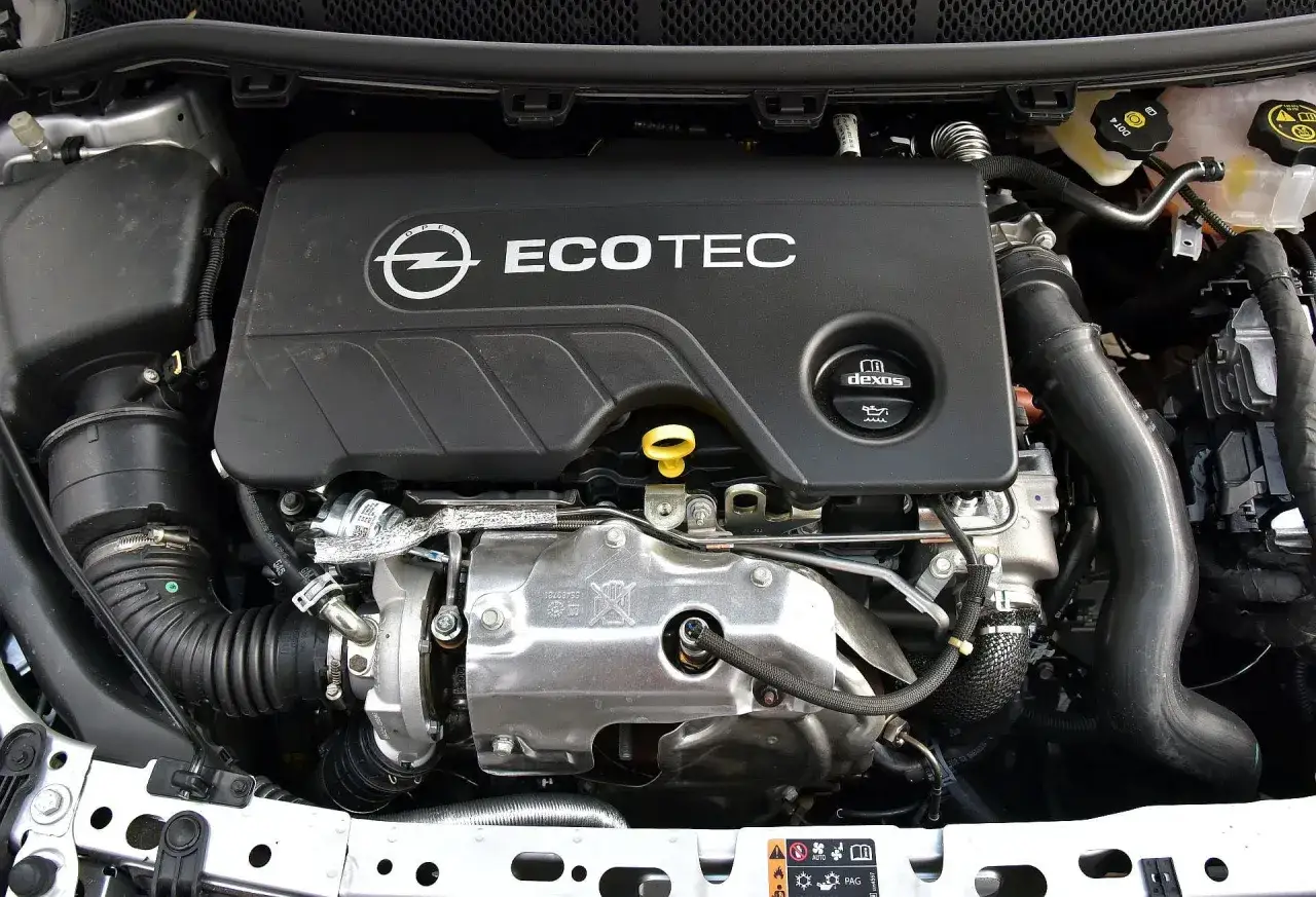 Opel Astra K silniki benzynowe i diesel porównanie