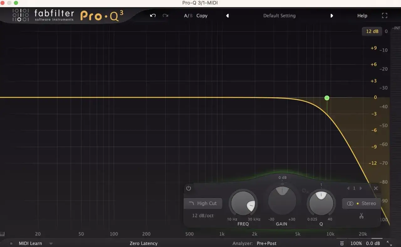 Ein Equalizer-Plugin zeigt einen Hochpassfilter mit einer steilen Flanke. Die **cutoff frequency** wird pr&auml;zise eingestellt, um unerw&uuml;nschte tiefe Frequenzen zu entfernen.