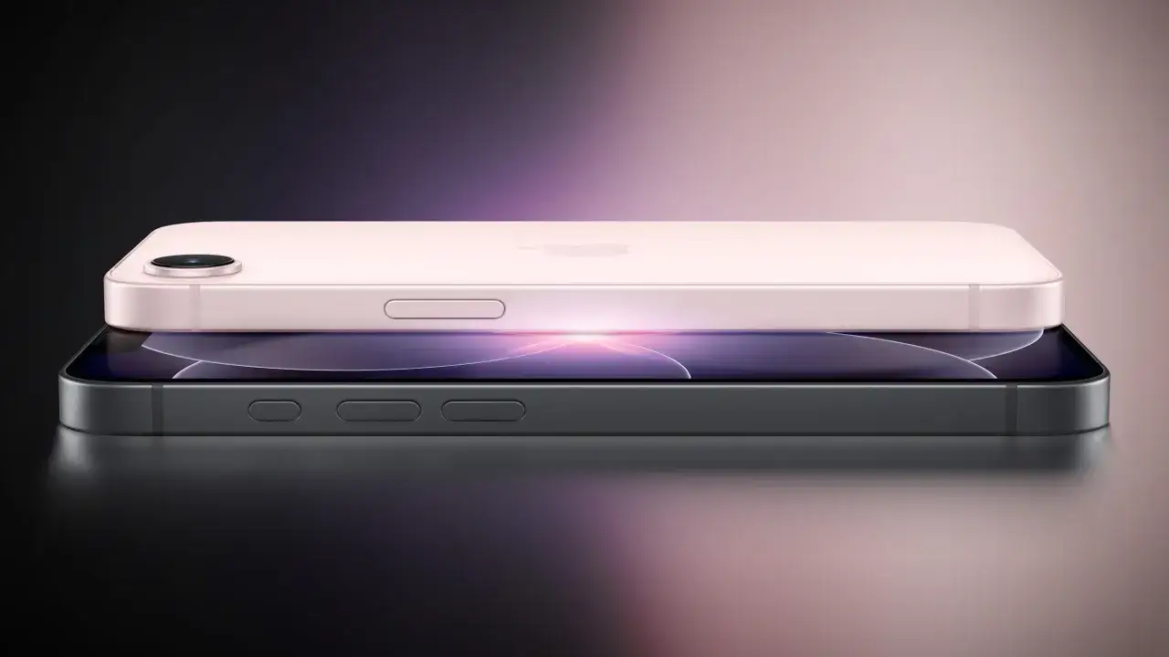 Dwa telefony, jeden r&oacute;żowy, drugi grafitowy, ułożone jeden na drugim. R&oacute;żowy model ip 17e z subtelnym logo Apple.