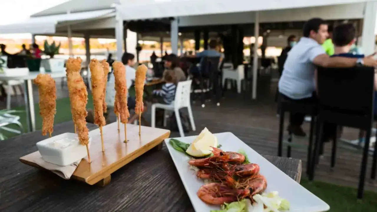 Deliciosos langostinos y rebozados en uno de los restaurantes arrabal Zaragoza.