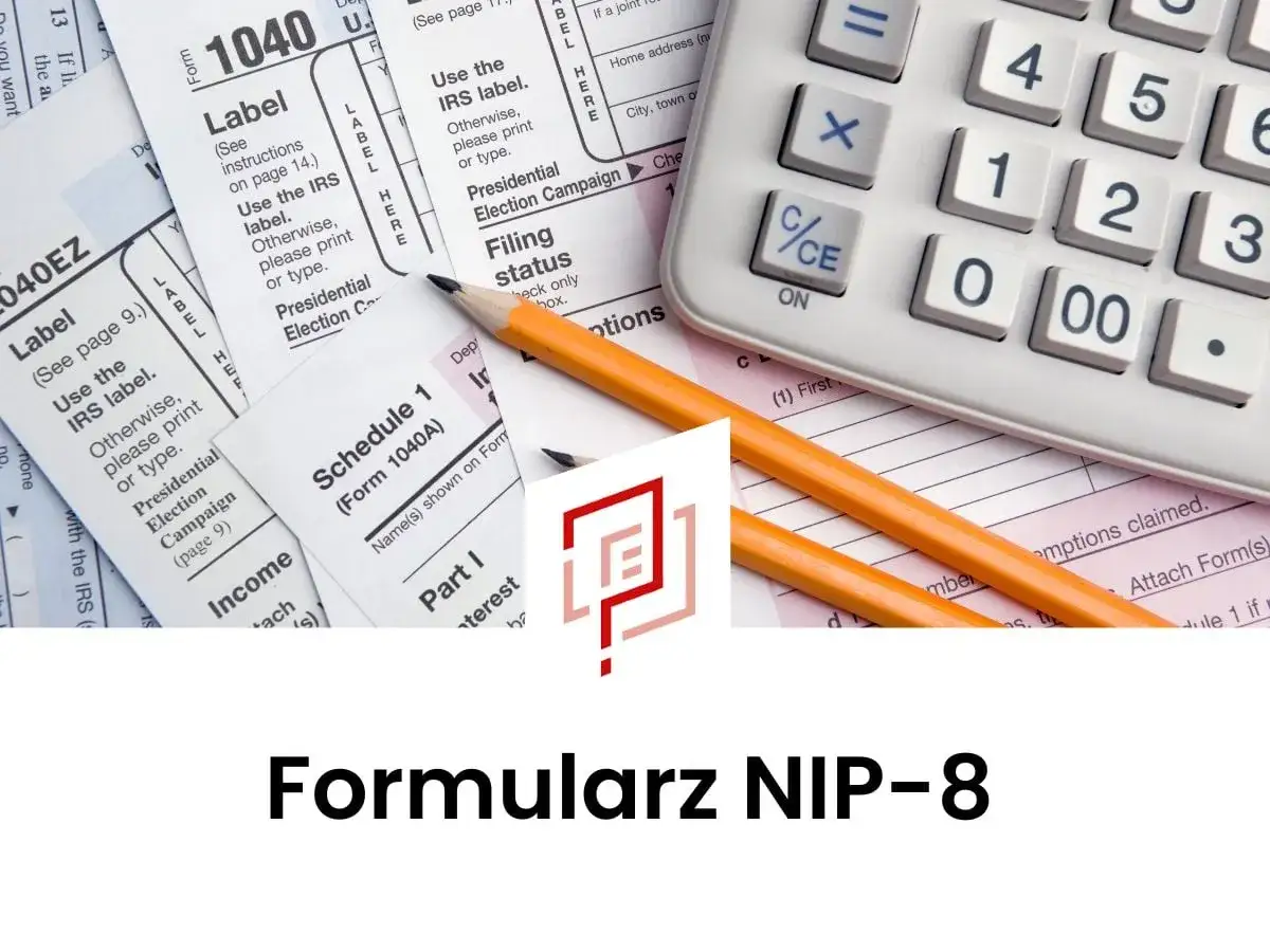 Formularz NIP-8 z kalkulatorem i ołówkami na dokumentach podatkowych.