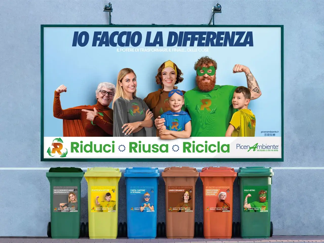 Famiglia di supereroi promuove l'economia circolare e la sostenibilit&agrave; con i bidoni per la raccolta differenziata.