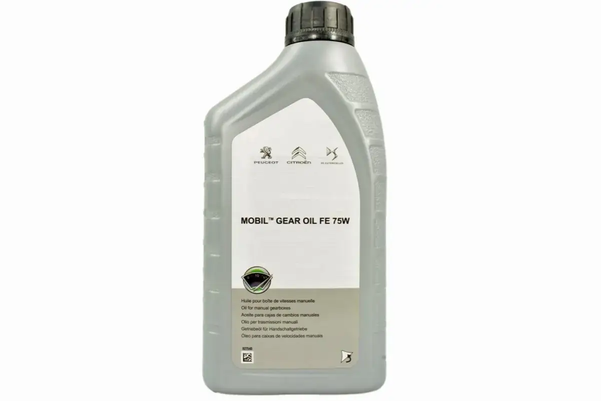 Szary kanister z olejem Mobil Gear Oil FE 75W, idealny do skrzyń biegów Peugeot, Citroën. Jaki olej do skrzyni biegów? Ten sprawdzi się doskonale.