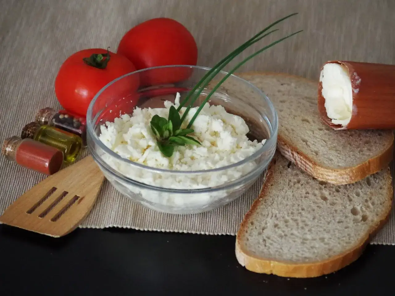 bryndza podhalańska na chlebie