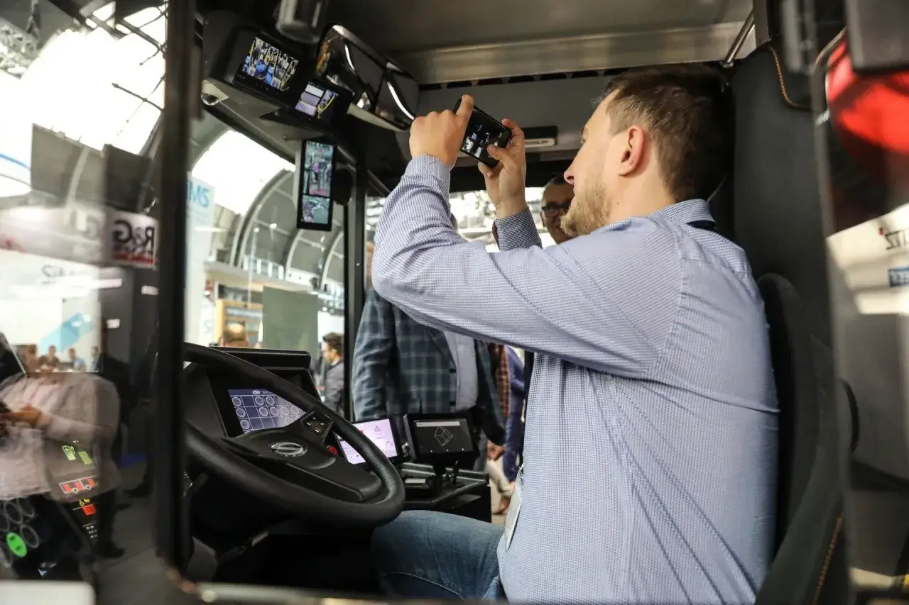 kierowca autobusu zarobki wykres