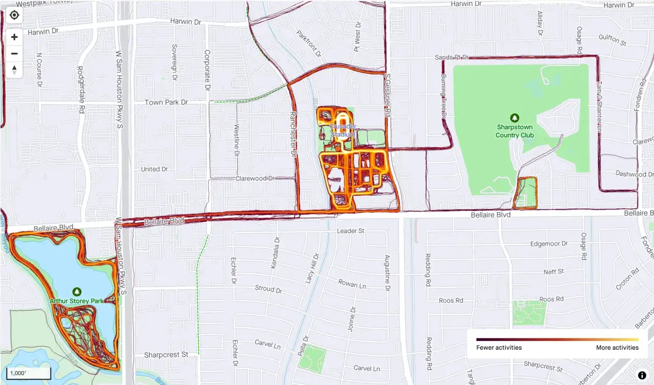 Mapa z zaznaczonymi **strava trasy rowerowe** w okolicach parku Arthur Storey i stadionu.