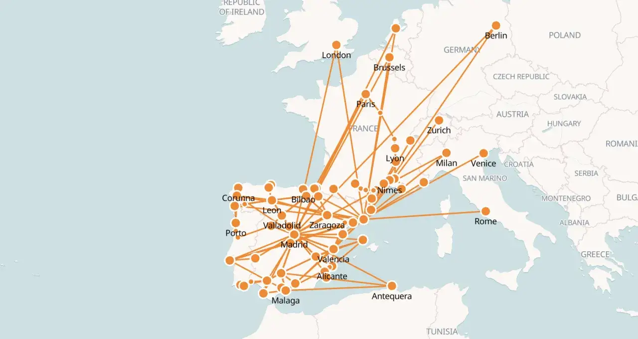 Karte zeigt Flugrouten in Europa. Von Spanien über Frankreich nach London, Brüssel, Berlin und Rom. Ein ave zug verbindet viele Städte.