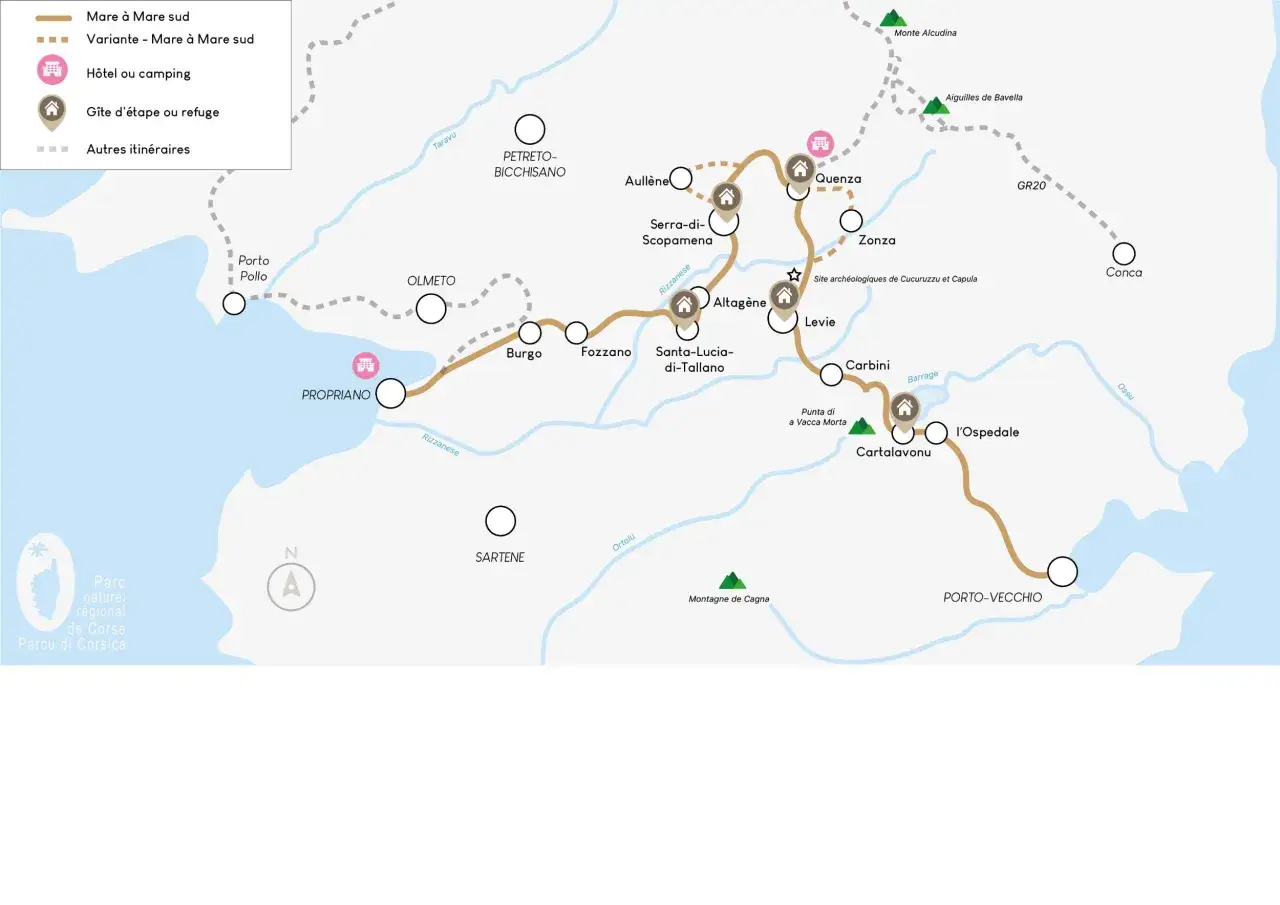 Carte du sentier Mare &agrave; Mare sud en Corse, traversant des villages comme Propriano, Levie et Porto-Vecchio, avec des options d'h&eacute;bergement et des variantes.