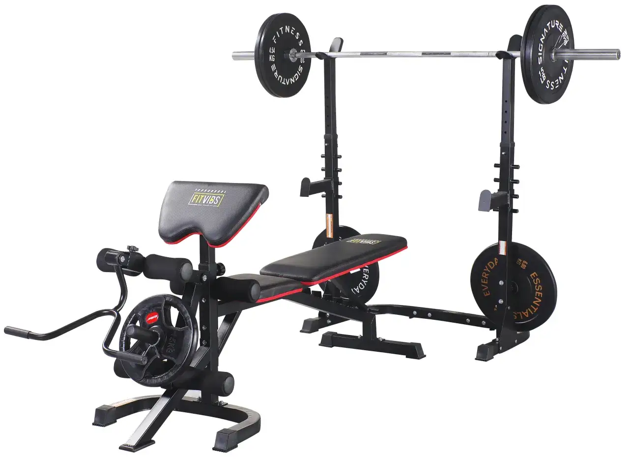 Hantelbank mit Langhantelablage und Gewichten, bereit f&uuml;r ein intensives Workout.