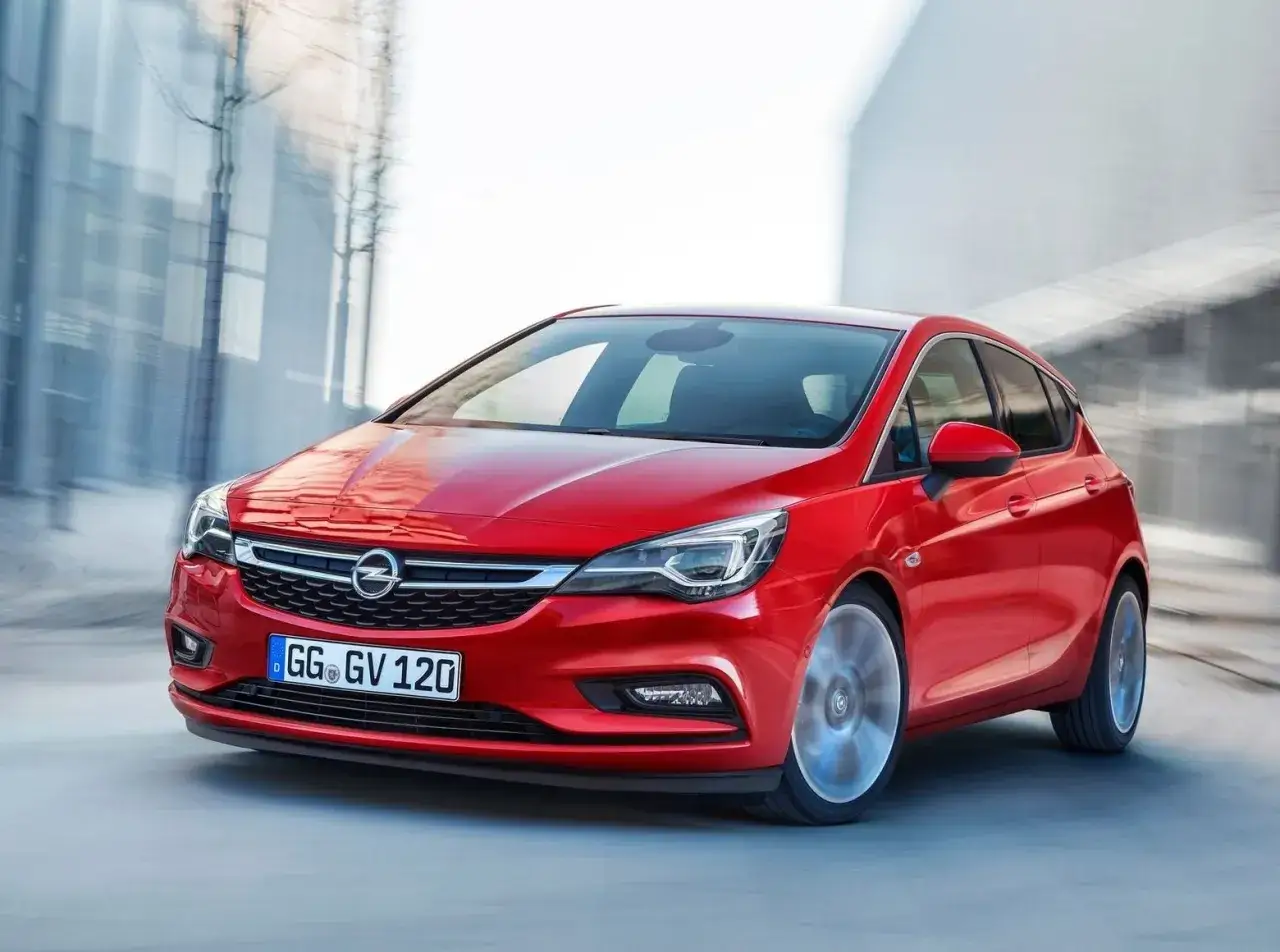 Zdjęcie Opel Astra K pojemność baku - co warto wiedzieć o tankowaniu?