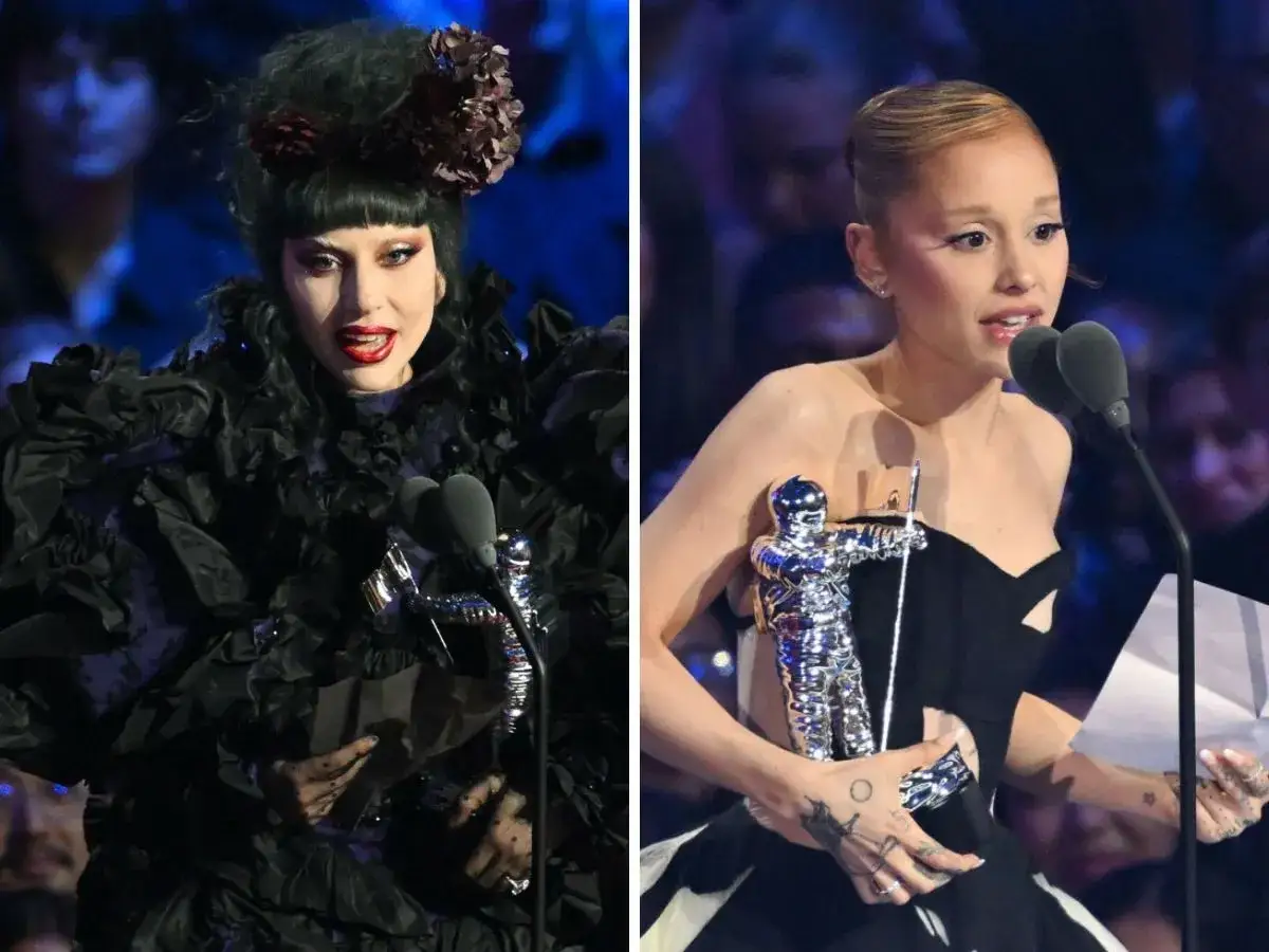 Dwie artystki z nagrodami. Jedna w czarnej, bufiasty sukni, druga w czarnej kreacji, jakby to był dzień, kiedy urodziła się Ariana Grande.