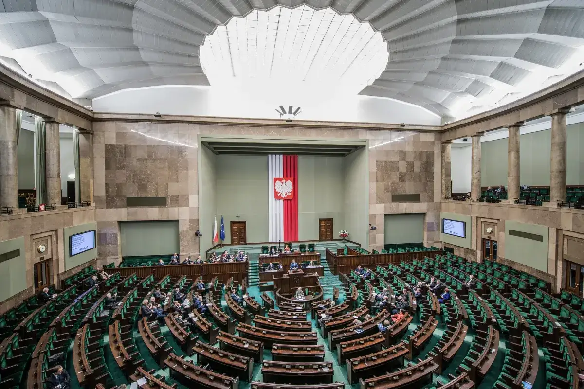 Zdjęcie Ile głosów ma PiS w Sejmie? Zaskakujące fakty o ich składzie